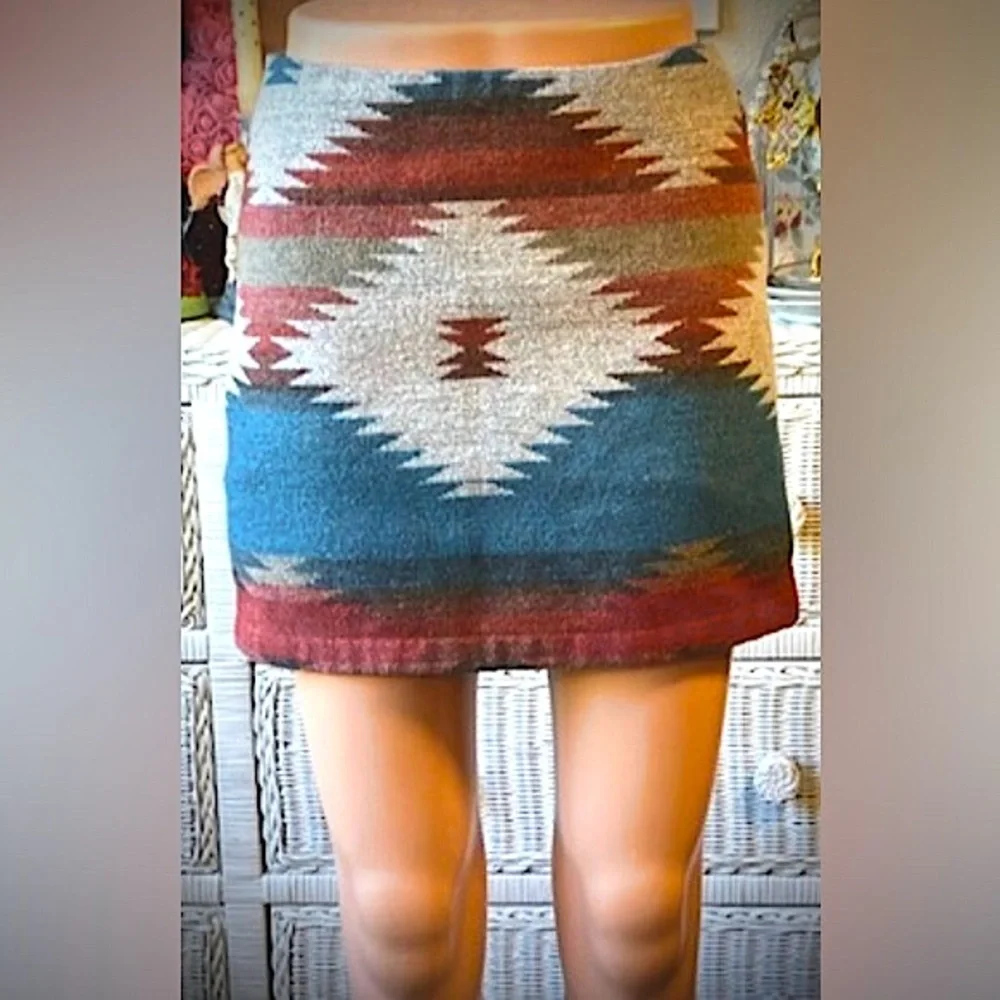 American Eagle Mini Skirt Southwestern Print in Terracotta - Blue Colors size 0